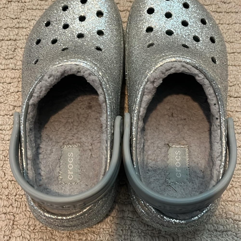Crocs, kids size 13. Lined - Picture 3 of 3